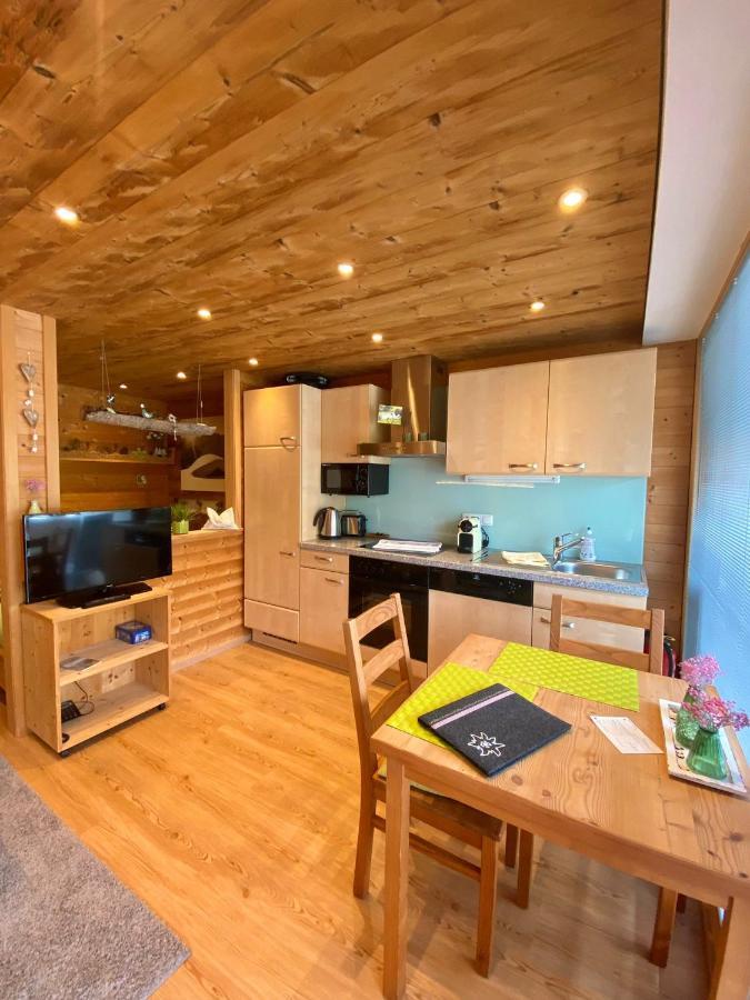 Apartament Damuelser Holzhus Zewnętrze zdjęcie