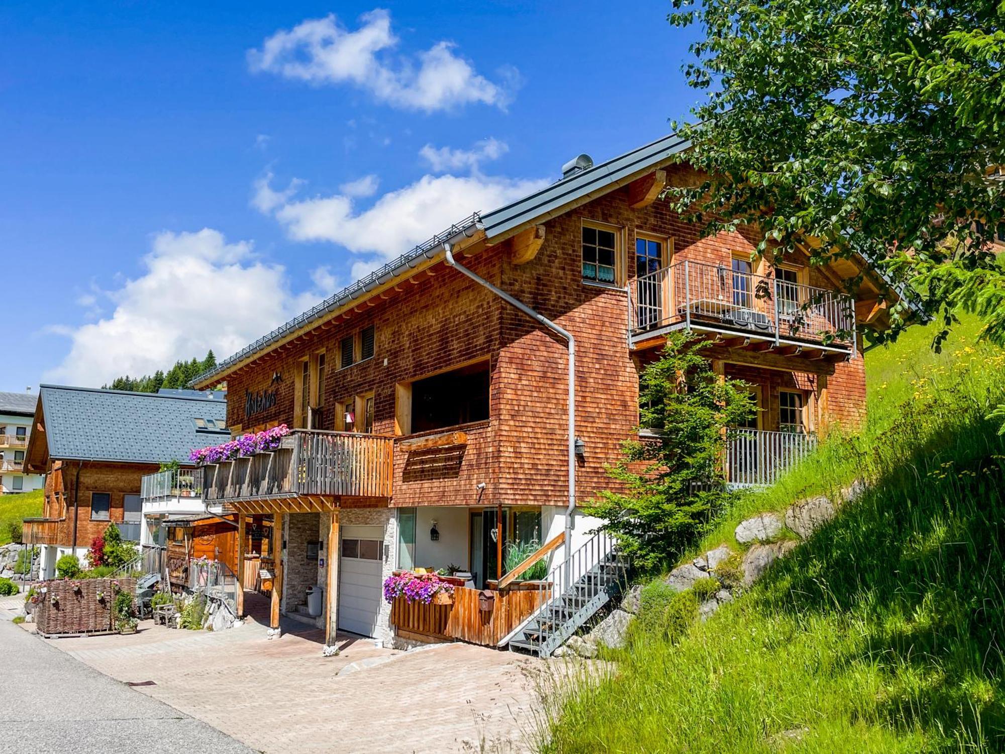 Apartament Damuelser Holzhus Zewnętrze zdjęcie